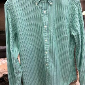 Ralph LaurenPreowned by me! This Ralph Lauren shirt is in great condition! Large